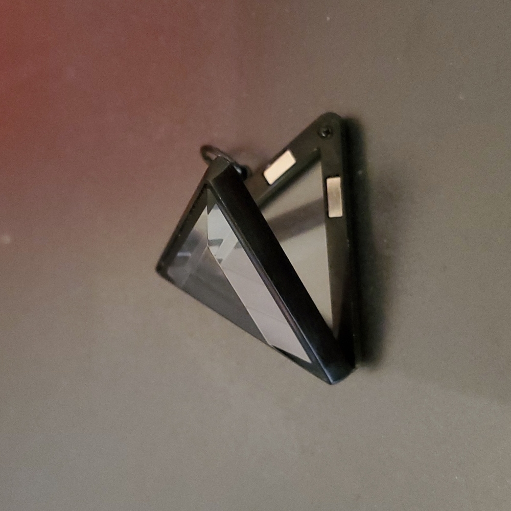 Locket - Picture 2 of 3